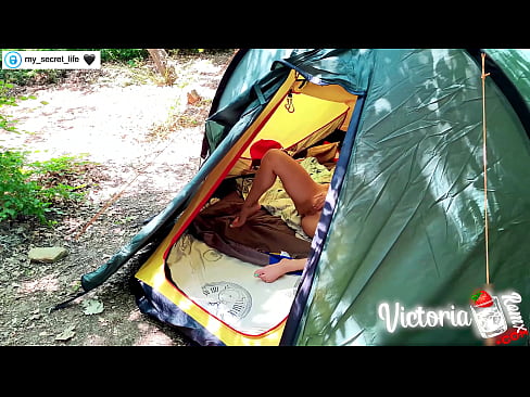 ❤️ Natočené na kameru Vášnivé vyhonenie Cudzinec v stane Sex video na nás ️❤
