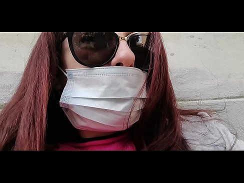 ❤️ Nicoletta sa pomstí svojmu susedovi a vymočí sa mu do garáže (Špeciálna talianska karanténa Covid19) Sex video na nás ️❤