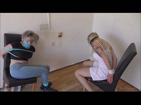 ❤️ Závislá / zviazaná a s roubíkom / dievča v núdzi Sex video na nás ️❤
