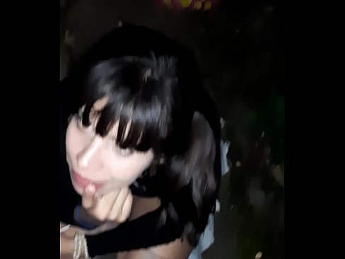 ❤️ Na ulici opuchnutý penis výmenou za cukríky Sex video na nás ️❤
